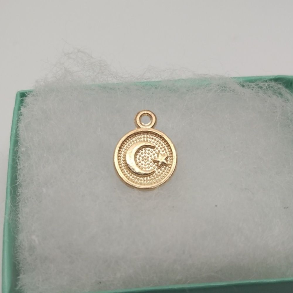 Moonlight charm‎